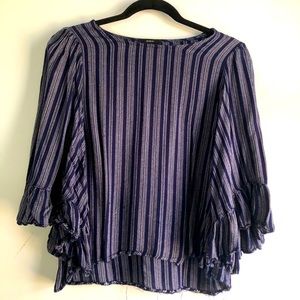 blue & white woven shirt, w/ bell flutter sleeves